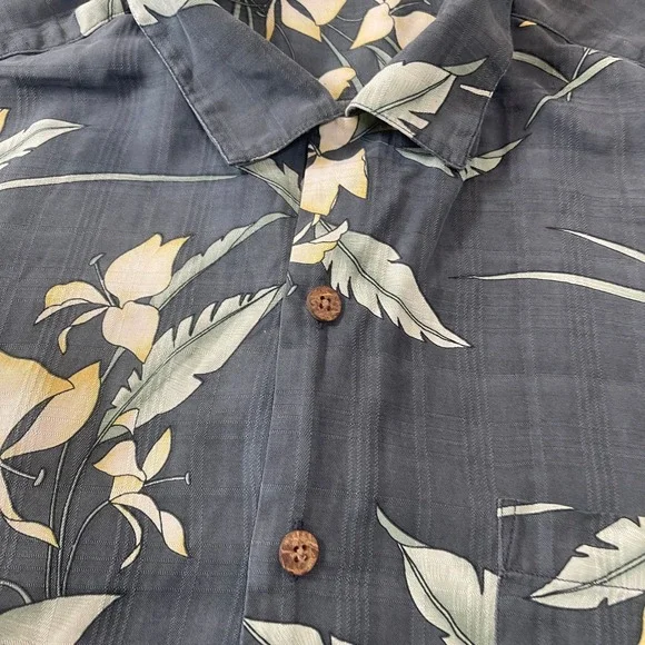 Tommy Bahama Mens Short Sleeve Button Up Shirt Size L Floral Print Palm Tree - Picture 4 of 6